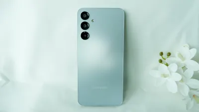 Untuk HP harga 2 jutaan, Samsung Galaxy A16 4G dilengkapi dengan One UI terbaru serta sertifikasi IP54 untuk tahan cipratan air dan debu.