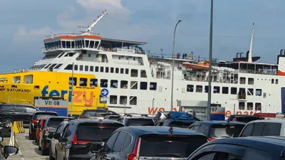 Pengguna jasa juga dihimbau untuk melakukan reservasi tiket melalui aplikasi Ferizy dan datang ke pelabuhan sesuai jadwal keberangkatan.