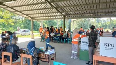 Badan Pengawas Pemilu (Bawaslu) Kabupaten Halmahera Utara memberikan apresiasi kepada seluruh jajaran yang bertugas di TPS Khusus ini.