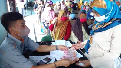 Rezeki Jelang Ramadhan! 5 Bansos Cair hingga 28 Februari 2025, KPM PKH dan BPNT Kebagian Apa Saja?