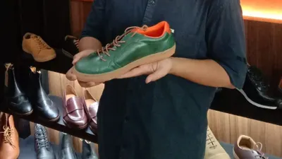 Beny Ramdani Sofara, pendiri sekaligus pemilik merek produk kulit Blankenheim, menyebut KUR BRI telah membantu usahanya berkembang pesat.