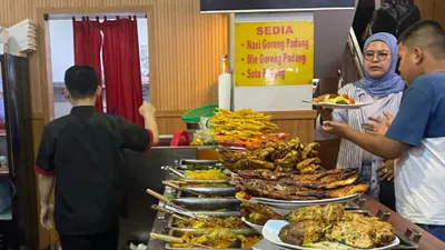 Surga Masakan Padang di Jakarta, Ini Tempat Makan Legendaris dengan 40 Lebih Menu, Cek Tempatnya