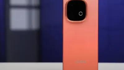 Kabarnya, spesifikasi IQOO Z10 Turbo Pro naik kelas, terutama di bagian layarnya yang lebih luas dan refresh rate lebih tinggi.