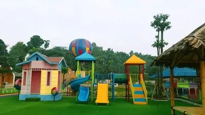 Dengan konsep alam terbuka, Taman Herbal Insani Depok merupakan perpaduan dari edukasi, rekreasi, dan juga hiburan.