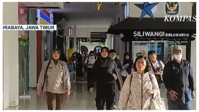 Pantauan Arus Mudik Lebaran 2025 di Stasiun Pasar Senen dan Stasiun Gubeng