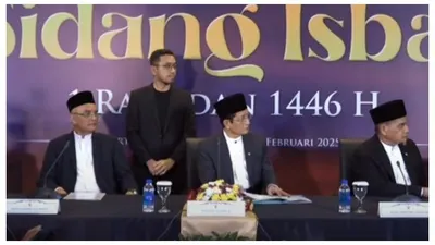 Menag Nasaruddin Umar (tengah)