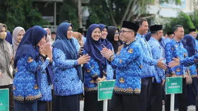 Benarkah Gaji ke 13 dan THR PNS Dibatalkan? Cek Jawaban dari Sri Mulyani dan Rini Widyantini