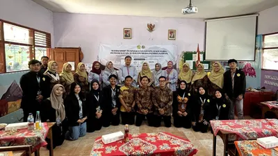 Mahasiswa KKN Universitas Panca Marga Probolinggo Sukses Memberdayakan Guru SD dengan AI untuk Media Pembelajaran di Sumberasih