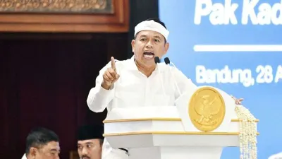 Gubernur Jawa Barat, Dedi Mulyadi, mendapat julukan 'Gubernur Konten' dari Gubernur Kalimantan Timur, Rudy Mas'ud, saat rapat bersama DPR RI