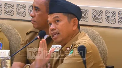 Gubernur Jawa Barat, Dedi Mulyadi, merespons sindiran 'Gubernur Konten' yang dilontarkan Gubernur Kalimantan Timur, Rudy Mas'ud.