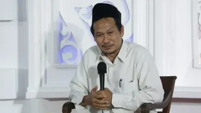 Gus Baha menegaskan walaupun seseorang telah dimuliakan dengan panggilan 'Gus', namun tutur katanya yang tidak baik tetap akan melukai hati.