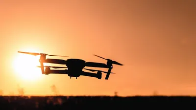 Hadir pertama kali sebagai alat intai jarak jauh dalam dunia militer, keberadaan Drone atau pesawat tanpa awak sudah berkembang pesat.