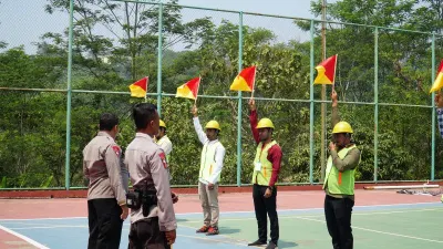Saat ini lebih dari 150 warga mendapatkan pelatihan keterampilan kerja bersertifikat sehingga dapat meningkatkan daya saing di dunia kerja.