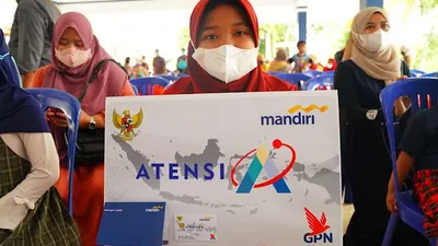 Jelang Akhir Tahun, Pemerintah Salurkan Bantuan Sosial Tunai untuk Pelajar dan Yatim Piatu