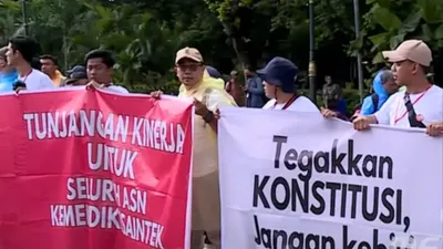 Illustrasi. Pemerintah memang telah mengumumkan kenaikan tunjangan guru bersertifikasi, namun di sisi lain sedang gencar aksi demonstrasi dosen ASN Papua