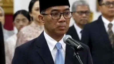 Berikut adalah informasi sosok Mendiktisaintek terbaru mengenai latar belakang Pendidikan, karier dan jabatan yang diemban serta beberapa prestasi Brian Yuliarto.