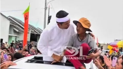 Gubernur Jawa Barat, Dedi Mulyadi, meraih tingkat kepuasan publik tertinggi selama 100 hari pertama masa kerjanya, yaitu mencapai 95 persen dibanding Gubernur Provinsi lainnya.