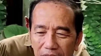 Viral! Wajah Jokowi Disorot Ada Bercak Hitam, Dr Tifa Duga Jokowi Kena Penyakit Kulit Serius: Tolong Kasih Obat Anti-Depresan
