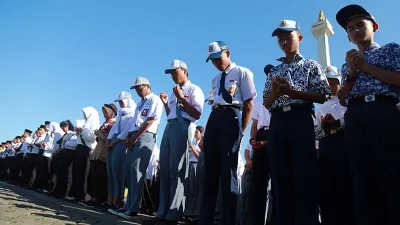 Peserta yang ingin kembali menjadi penerima Kartu Jakarta Pintar atau KJP Plus pada Januari 2025, penting untuk memahami langkah dan syarat.