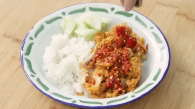 Ayam geprek untuk buka puasa.