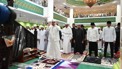 Tata Cara Sholat Idul Fitri Beserta Niat dengan Huruf Latin