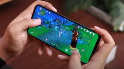 Infinix Hot 50 merupakan pilihan menarik bagi mereka yang mencari ponsel pintar dengan harga sekitar 1,7 hingga 1,8 juta rupiah.