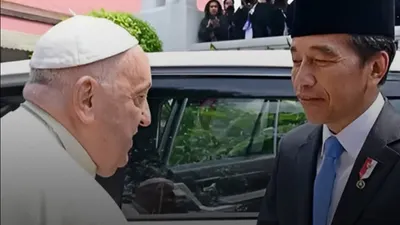 Jelang pemakaman Paus Fransiskus, Joko Widodo mendapat sorotan karena masuk dalam daftar utusan pemerintah Indonesia yang hadir&nbsp;ke Vatikan.