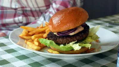 Cegah Sekarang atau Kembali Terulang, Inilah Enam Jenis Makanan dan Minuman yang Perlu Dihindari oleh Penderita Stroke