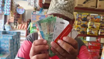 Kabar Gembira! Pemegang KIS PBI Bisa Dapat Bansos Tambahan di 2025, Simak Syaratnya