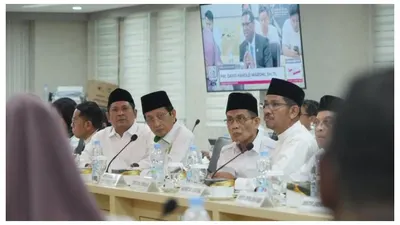 Fokus utama Kemenag adalah meningkatan kesejahteraan guru dengan mengalokasikan dana sebesar Rp897 miliar untuk insentif guru non PNS.