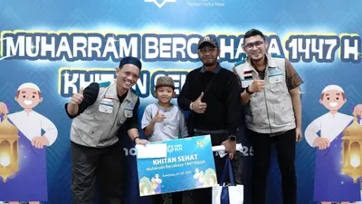 Kegiatan sosial khitanan massal secara gratis bagi 55 anak dari keluarga pra sejahtera.