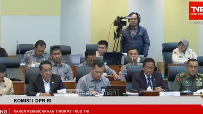 Pemerintah bersama DPR RI tengah membahas revisi Undang-Undang Nomor 34 Tahun 2004 tentang Tentara Nasional Indonesia (RUU TNI).