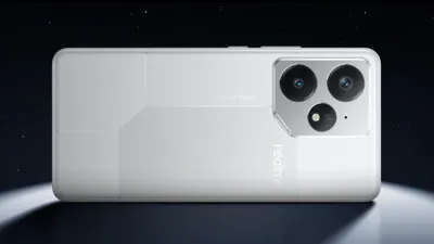 Konstruksi rangka plastik pada smartphone Realme Neo 7 ini tentunya menjadi sebuah keputusan desain yang cukup kontroversial.