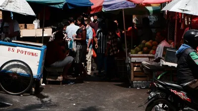 Dalam kebijakan tersebut, pemerintah memastikan ada sejumlah kebutuhan pokok masyarakat yang tetap bebas dari pengenaan PPN.