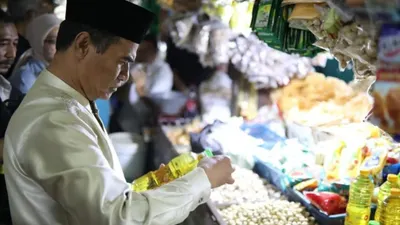 Menteri Pertanian Andi Amran Sulaiman menemukan ketidaksesuaian takaran pada kemasan produk MinyaKita saat melakukan sidak