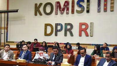 Pasal kontroversial dalam RUU TNI yang menjadi sorotan publik karena khawatir kebangkitan dwifungsi ABRI.