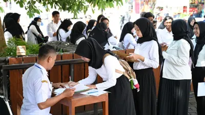 Untuk menghindari BTS dan TMS, peserta diharapkan untuk selalu memastikan bahwa berkas sudah sesuai dengan persyaratan.