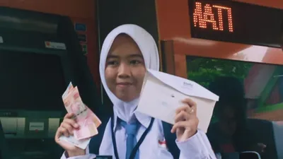Penyaluran dana PIP dilakukan setiap tahun, dan dikabarkan akhir tahun 2024 ini akan segera cair bagi penerima yang belum.
