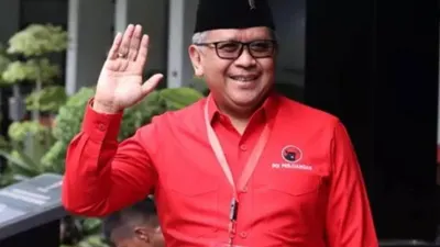 Hasto Kristiyanto, Sekjen PDIP, sebelumnya sempat mengajukan gugatan praperadilan atas status tersangkanya.