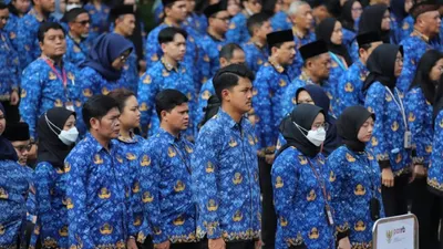 Dalam APBN terdapat kenaikan gaji ASN dan pensiunan sebesar 12%, dengan kenaikan gaji pokok 7,9 menjadi 8,4 dan komponen tunjangan kinerja.