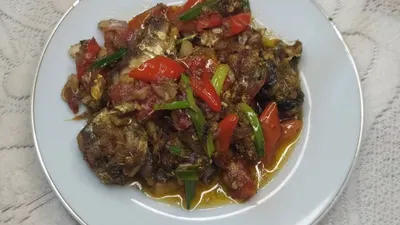 ombinasi menu sahur sederhana yang bisa Anda coba dirumah adalah Tumis Sarden Saus Tiram dan Oseng Tahu Tempe.
