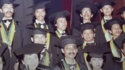 Kontroversi perihal keaslian ijazah Mantan Presiden Indonesia yang ke- 7, Joko Widodo atau Jokowi masih dipertanyakan dan terus menjadi sorotan hingga saat ini.