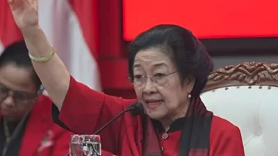 Megawati Soekarnoputri, Ketua Umum DPP PDI Perjuangan, mengeluarkan instruksi kepada kepala daerah PDIP untuk menunda keikutsertaan mereka dalam retret 