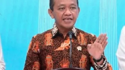Bahlil Lahadalia merespons isu kapal pengangkut nikel yang dikaitkan dengan mantan Presiden Jokowi dan Iriana 