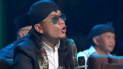 Gus Miftah. Banyak yang menilai tak sepantasnya orang dengan panggilan 'Gus' mengucapkan kata 'goblok' kepada seorang penjual es teh.