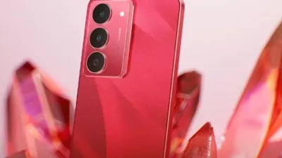 Realme 14X siap menggebrak pasar smartphone dengan menawarkan kombinasi harga terjangkau dan fitur tahan banting yang mengesankan.