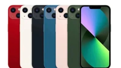 iPhone 13 tetap jadi pilihan populer karena performanya masih gahar dan desainnya nggak jauh beda dari seri-seri setelahnya.