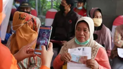 Batas akhir pencairan bantuan ini ditetapkan pada 30 Desember 2024, memberikan waktu yang cukup bagi penerima untuk mengambil bantuan.