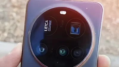 Xiaomi 15 Ultra siap mengguncang dengan spesifikasi mengesankan dan fitur canggih, menjadikannya pesaing serius Samsung Galaxy S25 Ultra.