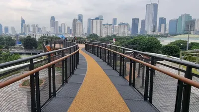 Skywalk Senayan Park, Salah Satu Rekomendasi Wisata Gratis di Jakarta.